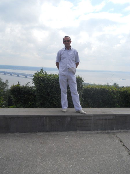 Алексей Тихонов