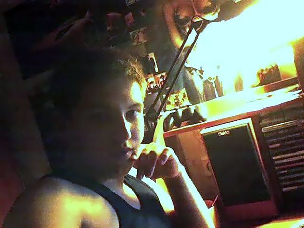 Саша- ************