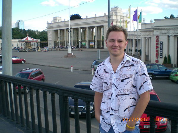 Александр Сухов