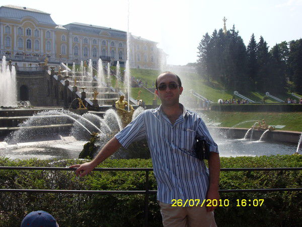 Низам Каландаров