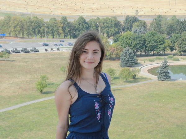 Яна Мениождинова