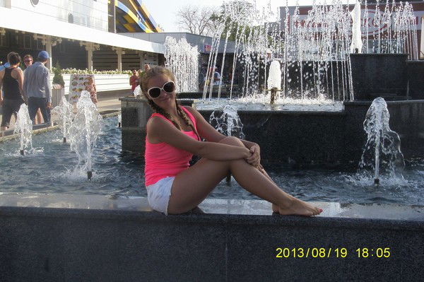 Виктория Попова