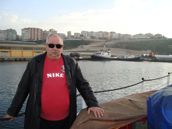 Анатолий Петухов