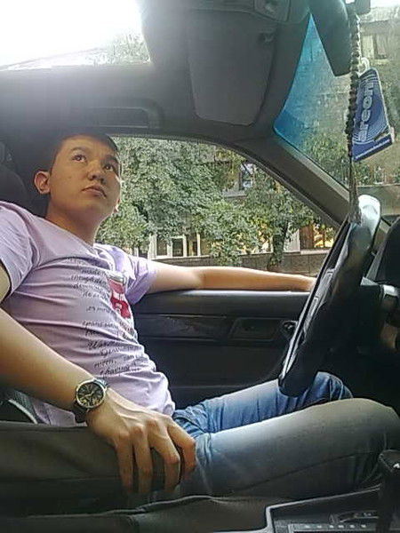 Алмас Бекмуратов