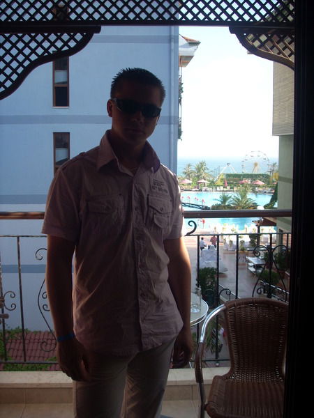 Денис Деревянко