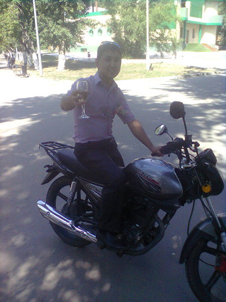 Данияр Азимбаев