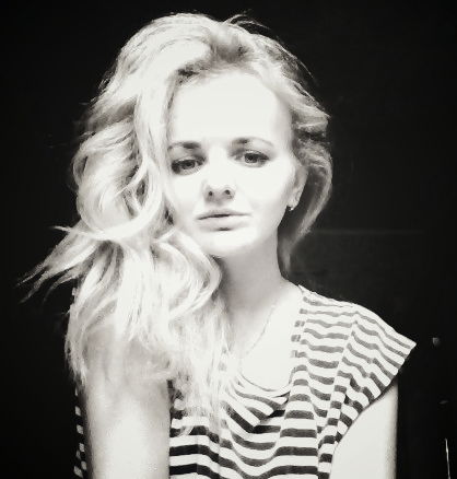 Олечка Артюшина