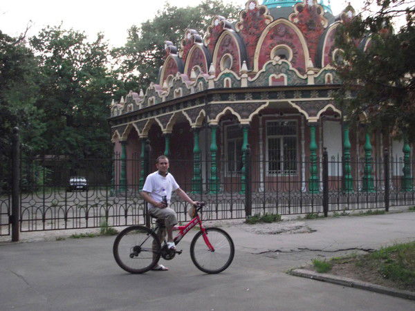 Искандар Хайдаров