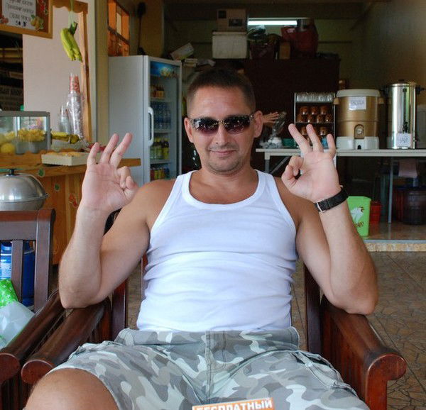 Александр Шаронов