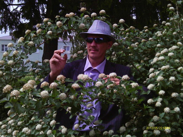 Максим Банников