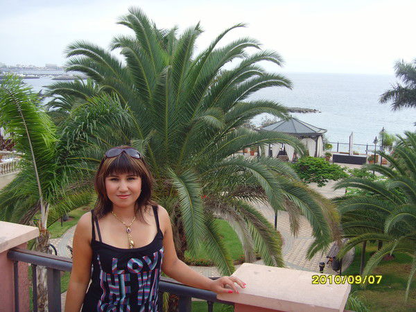 Азиза Попова