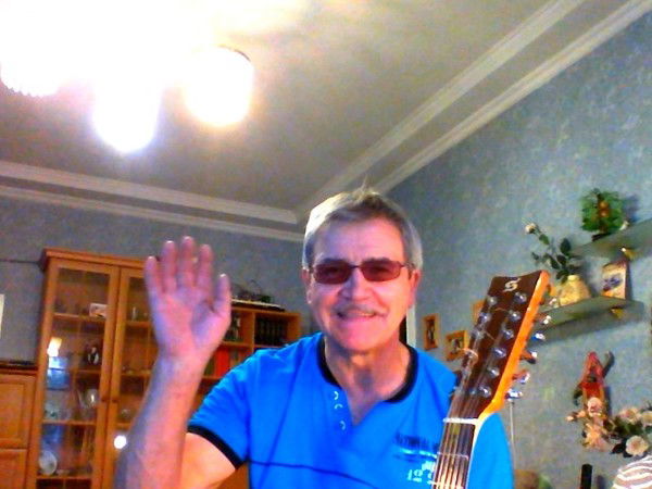 Олег Старков