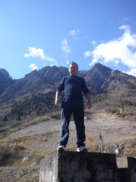 Алмазбек Мукашев