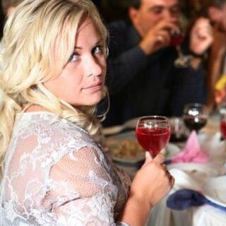 Елена Строгонова