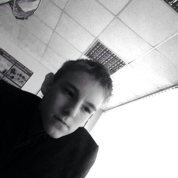 Илья Ларионов