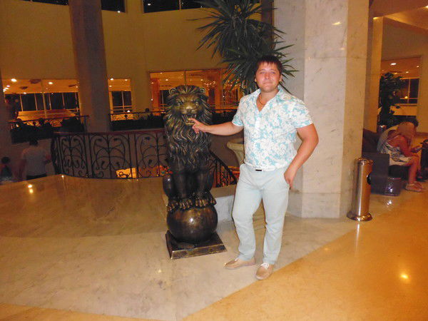 Михаил Останин