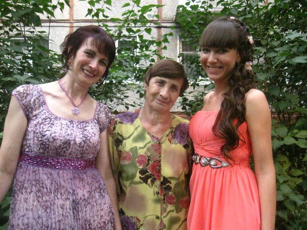 Елена Кирсанова