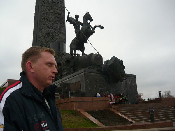 Александр Суханов