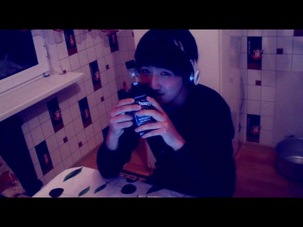 Ratbek H A N D S 0 M E