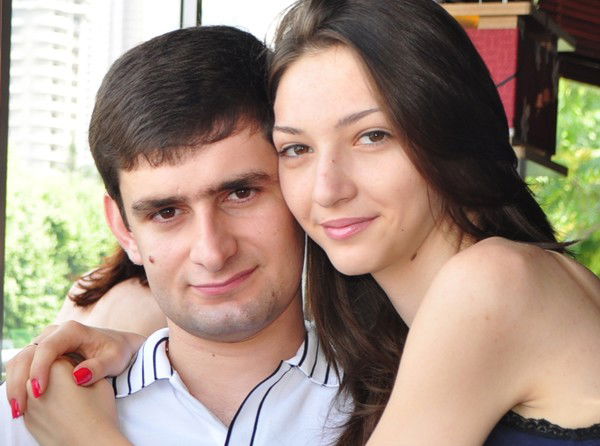 Анжела Оксузьян