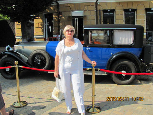 Алла Сухарь