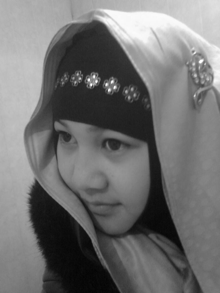 Золотая) Амира