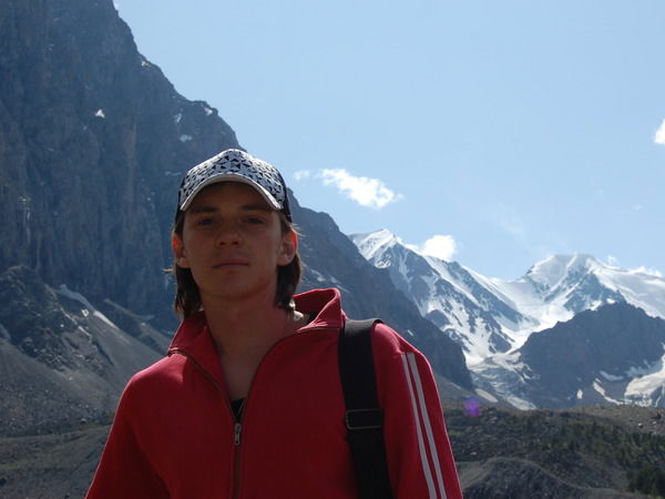 Олег Никонов