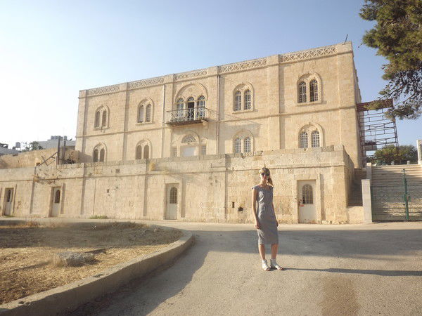 Анютка Недобега