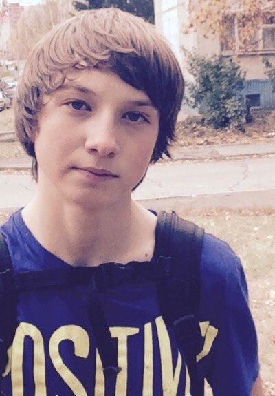 Женя Симонов