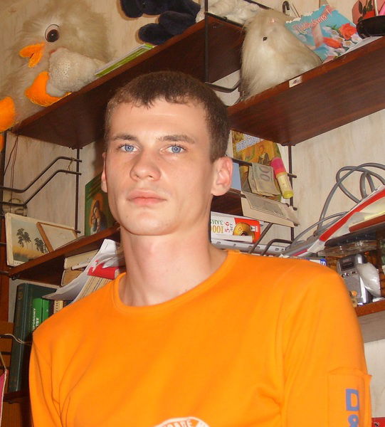 Олег Лазарев