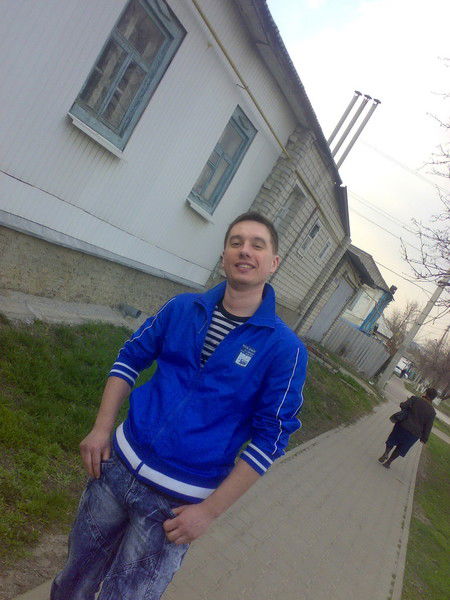 Александр Артамонов