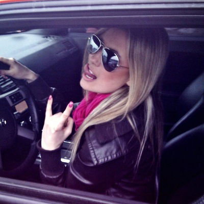 Лола Незамудинова