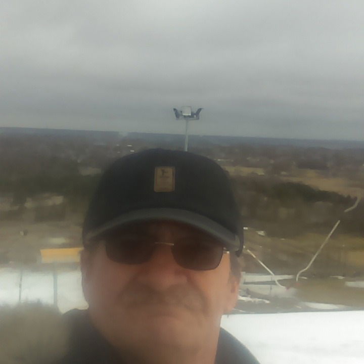 Юрий Чернов