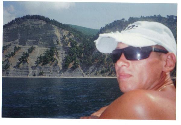 Владимир Лезов