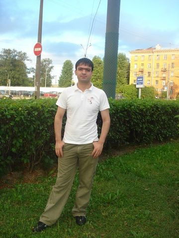 Парвиз Шамолов