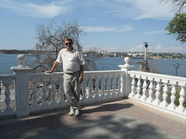 Александр Овчинников