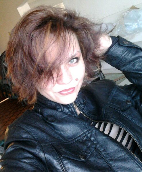 Аника Аника