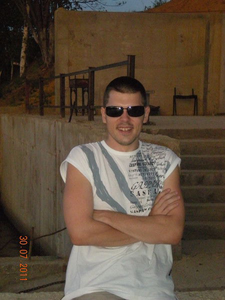 Андрей Леонов