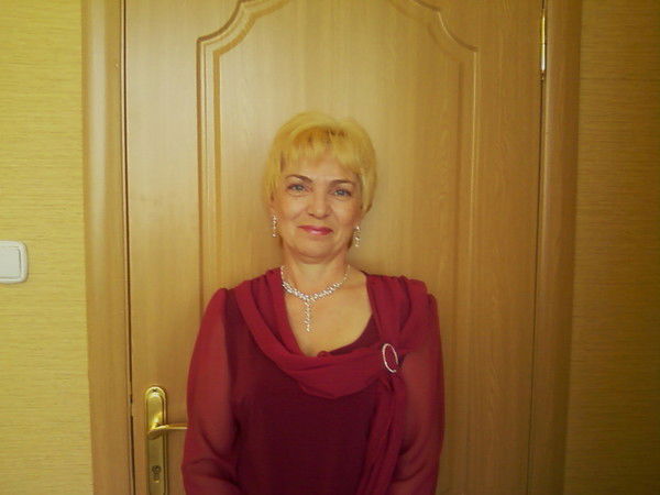 Неля Михнова