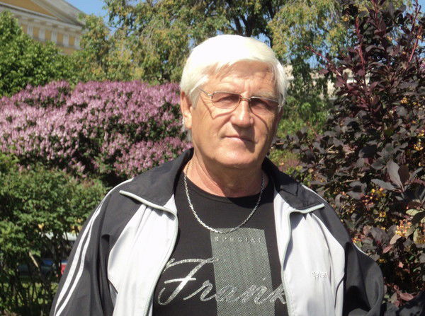 Анатолий Долгов