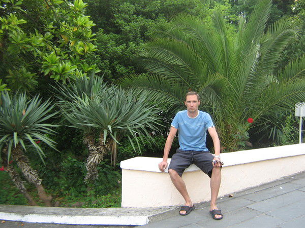 Виталий Леонов