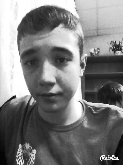 Руслан Холод