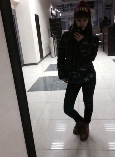 Оля Тихомирова