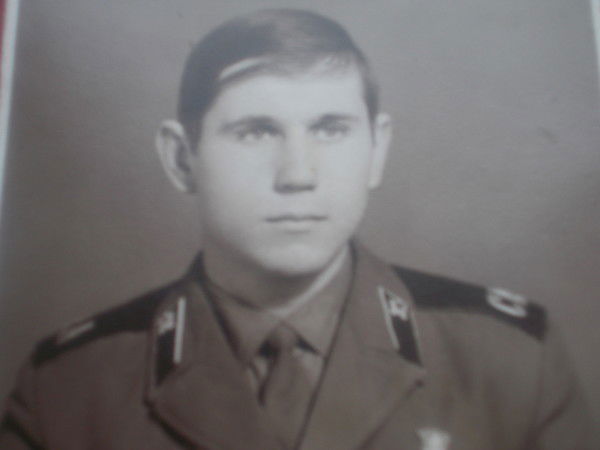 Толя Акулов