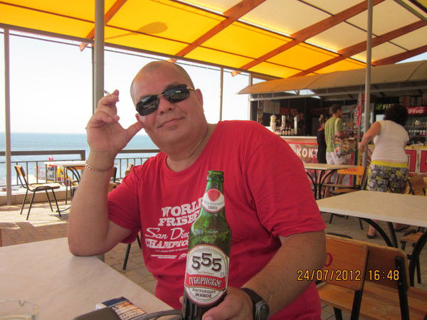 Борис Бондарев