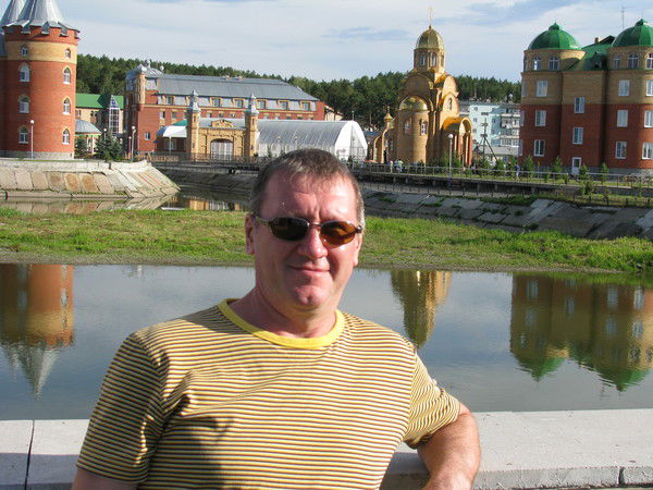 Виктор Банников