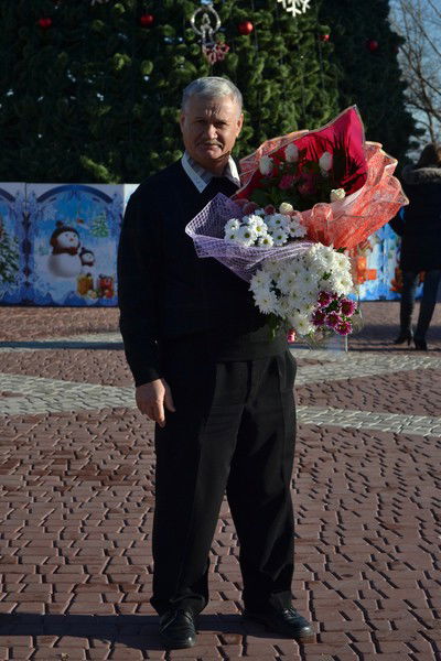 Анатолий Ивахненко