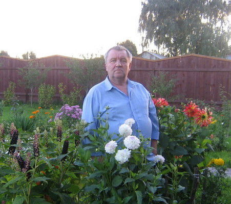 Михаил Стариков