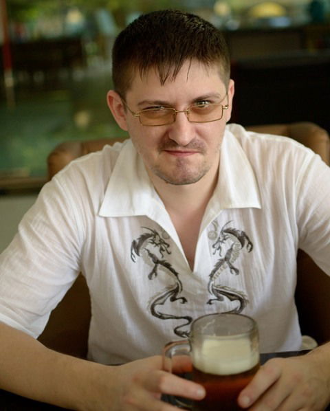 Александр Николаев