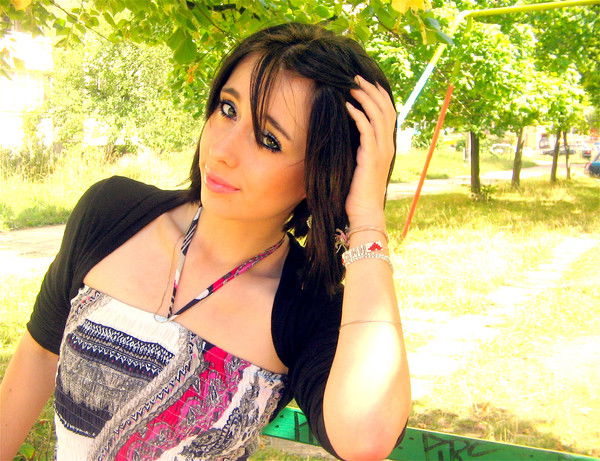 Аня Михоленка